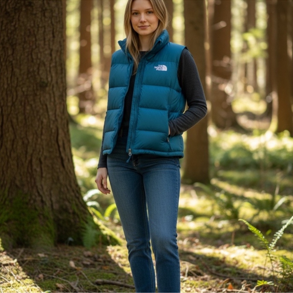 The North Face Nuptse 700 Teal Puffer Vest - Picture 4 of 16